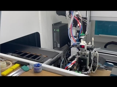 Funcionamiento de equipos de producción automatizados en talleres de empresas